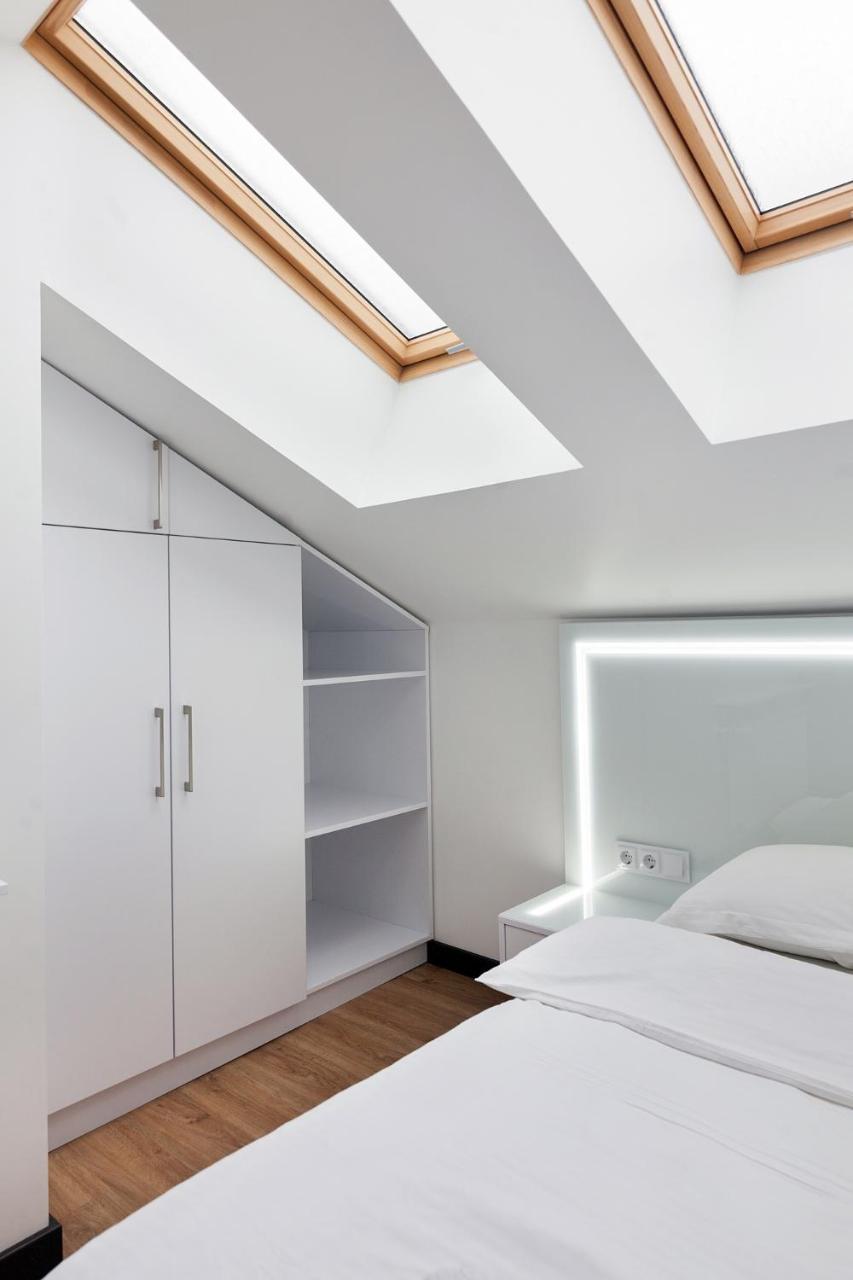 Leogrand Apartment On Doroshenka 38 Lviv Exterior photo